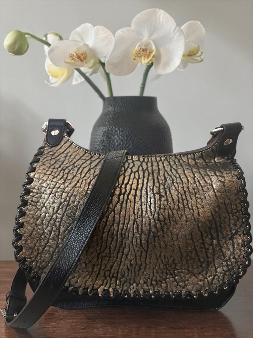 Oryany CROSSBODY in Metallic & Black leather | Whipped Stitching | Dust Bag - Picture 3 of 16